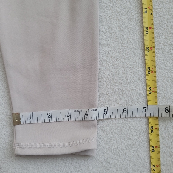 4 Pocket Cargo High Rise Legging Comfort Stretch & Compression Cream NEW - Picture 5 of 14